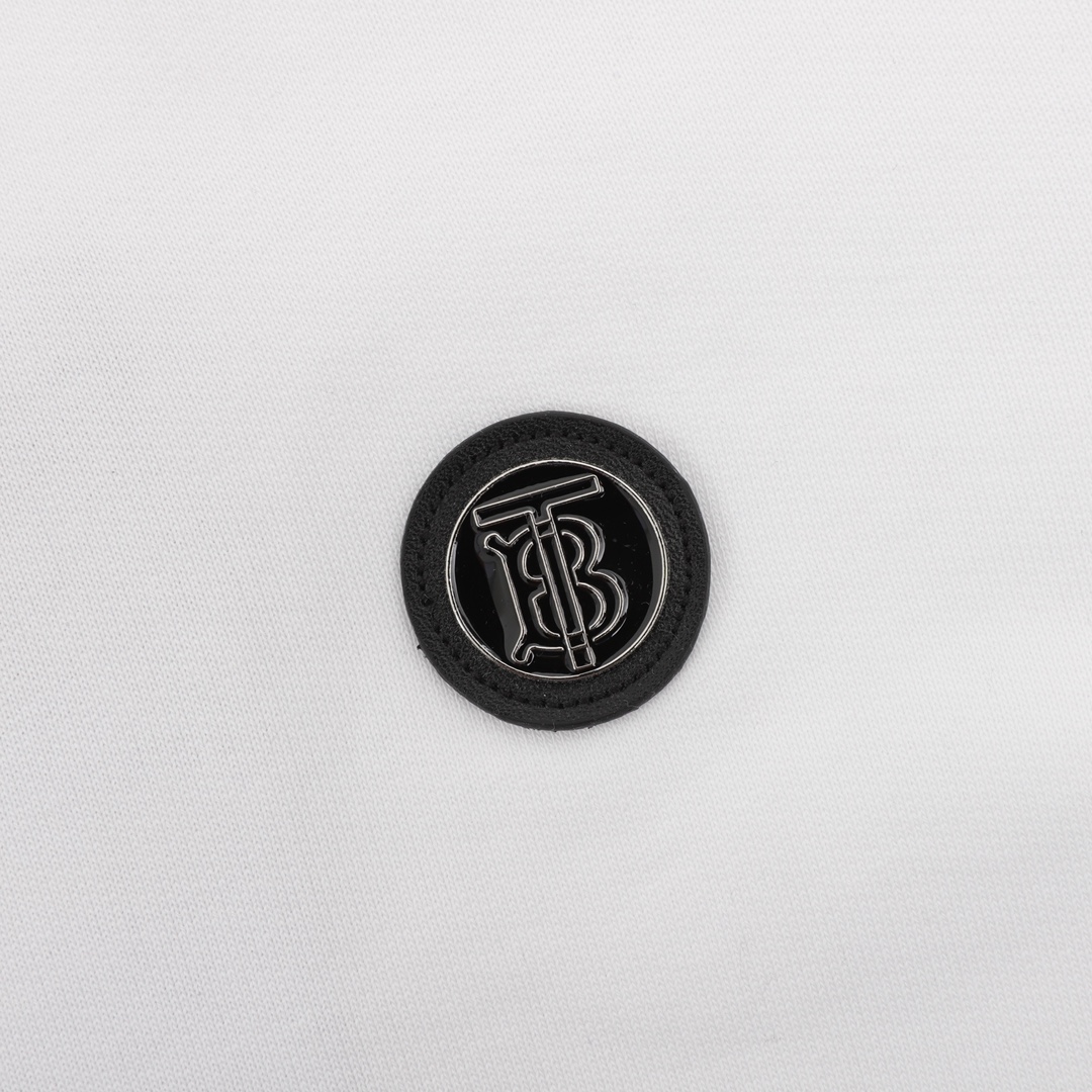 Burberry/巴宝莉 22FW 金属皮质徽标圆领卫衣 -