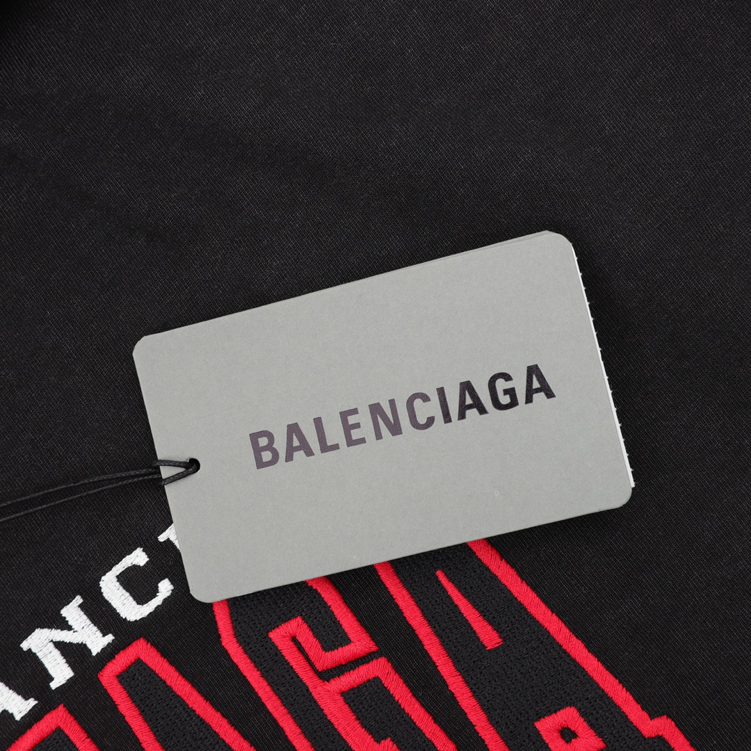 Balenciaga/巴黎世家 22fw 水洗刺绣拼接套头卫衣 -